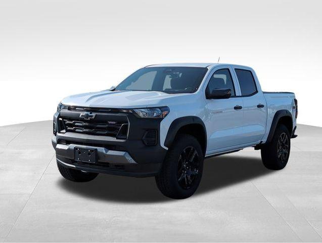 Photo of 2025 White Chevrolet Colorado