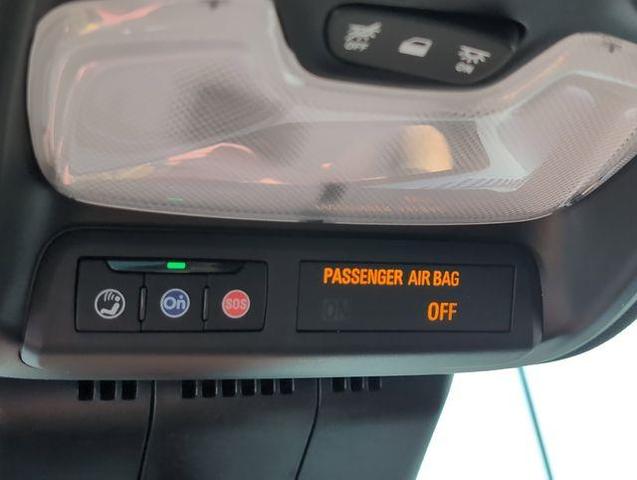 Photo of 2025 White Chevrolet Colorado
