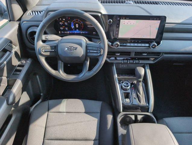 Photo of 2025 White Chevrolet Colorado