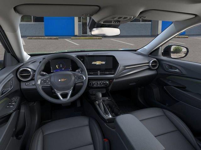 Photo of 2025 Green Chevrolet Trax