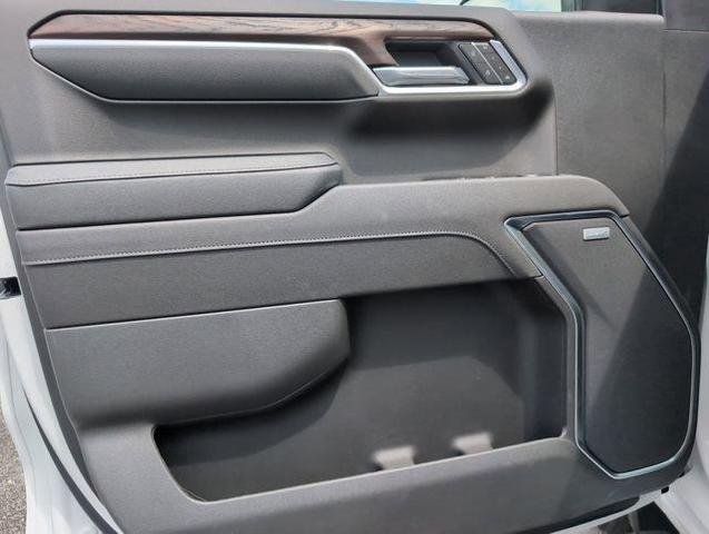 Photo of 2026 White GMC Sierra 1500