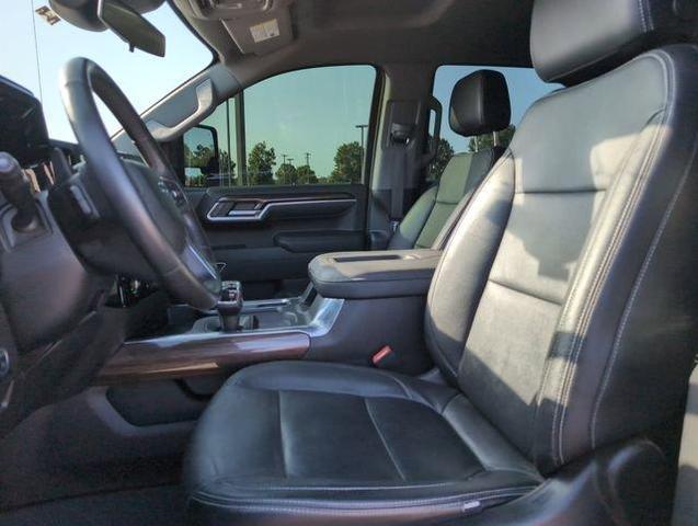 Photo of 2022 Black Chevrolet Silverado 1500