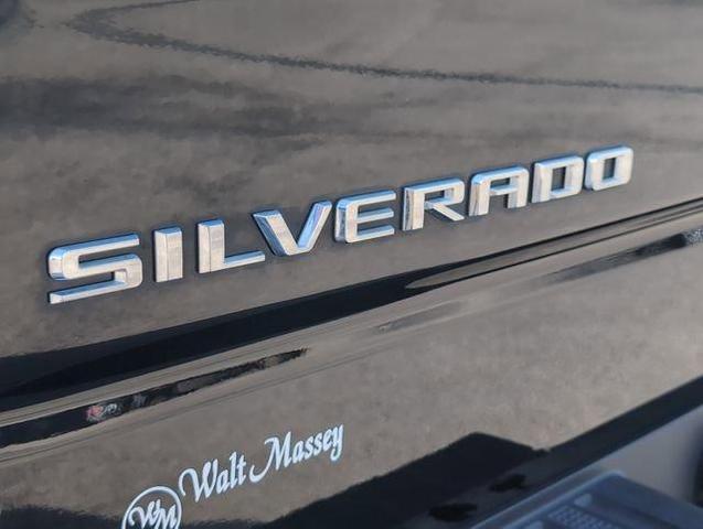 Photo of 2022 Black Chevrolet Silverado 1500