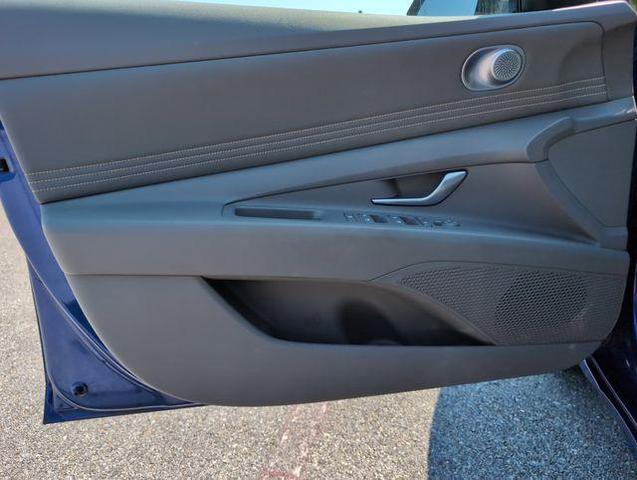 Photo of 2023  Hyundai ELANTRA