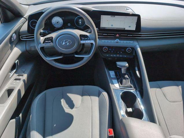 Photo of 2023  Hyundai ELANTRA