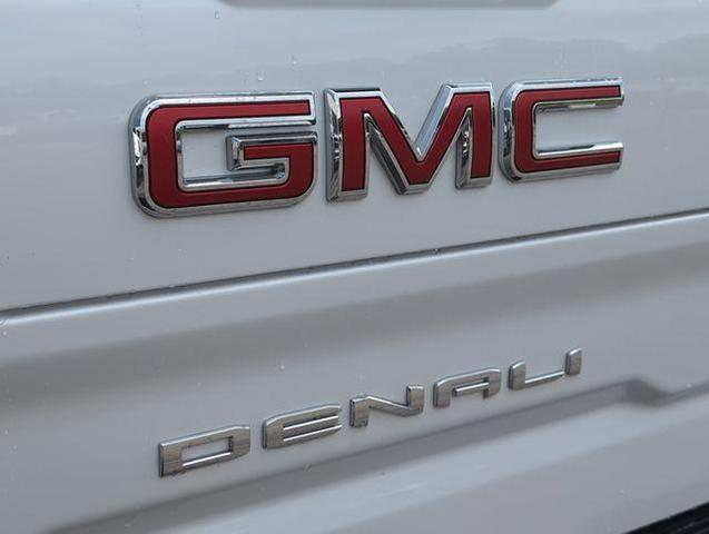 Photo of 2025 White GMC Sierra 1500