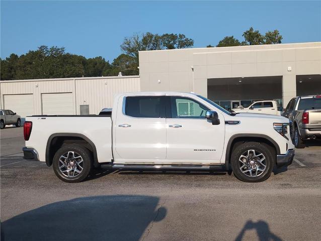 Photo of 2024 Summit White GMC Sierra 1500
