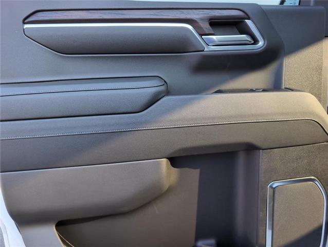 Photo of 2024 Summit White GMC Sierra 1500