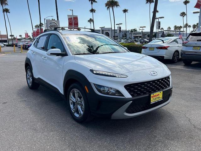 Photo of 2023 Lunar White Hyundai KONA