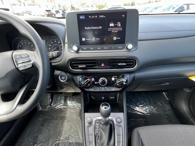 Photo of 2023 Lunar White Hyundai KONA