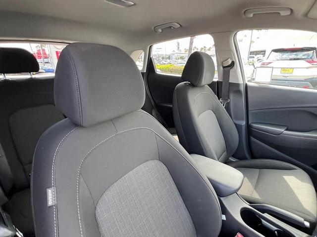 Photo of 2023 Lunar White Hyundai KONA