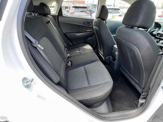Photo of 2023 Lunar White Hyundai KONA