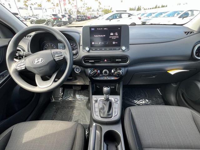 Photo of 2023 Lunar White Hyundai KONA