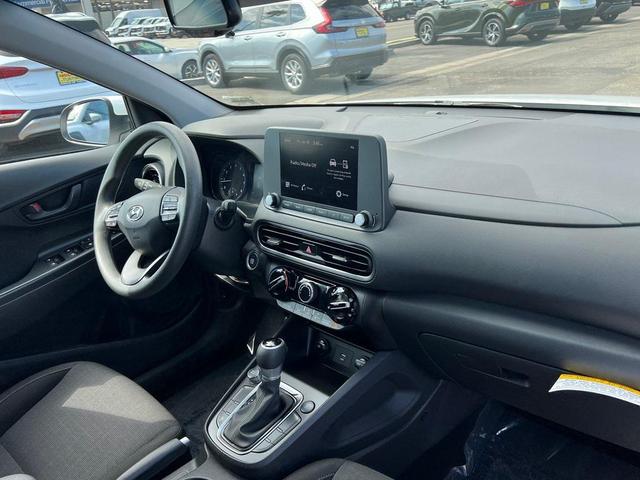 Photo of 2023 Lunar White Hyundai KONA