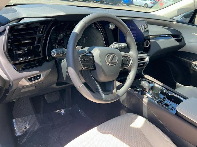 Photo of 2024 Nori Green Pearl Lexus RX 350