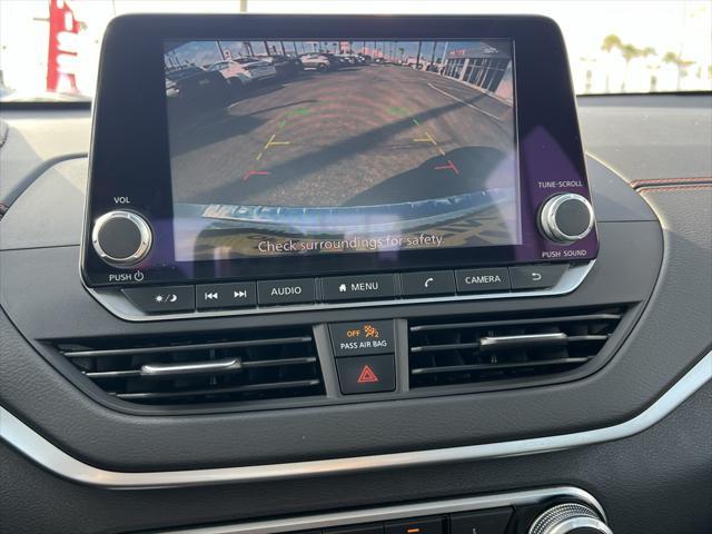 Photo of 2022 Pearl White Tricoat Nissan Altima