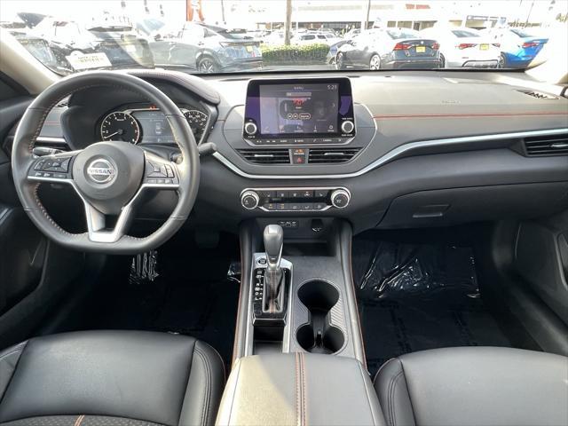 Photo of 2022 Pearl White Tricoat Nissan Altima