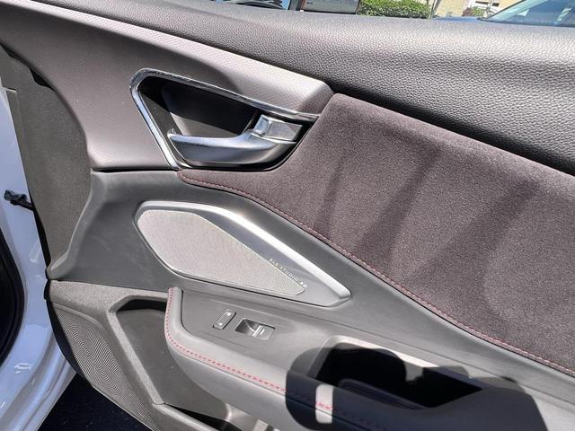 Photo of 2022 Platinum White Pearl Acura RDX