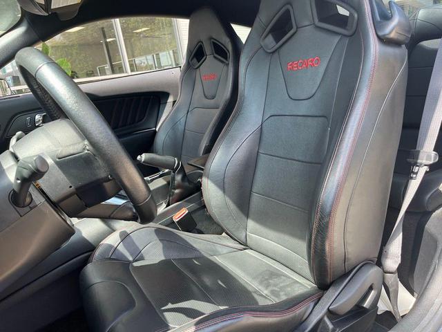 Photo of 2017 Magnetic Metallic Ford Mustang