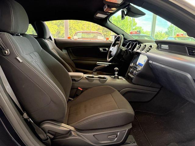 Photo of 2021 Antimatter Blue Metallic Ford Mustang