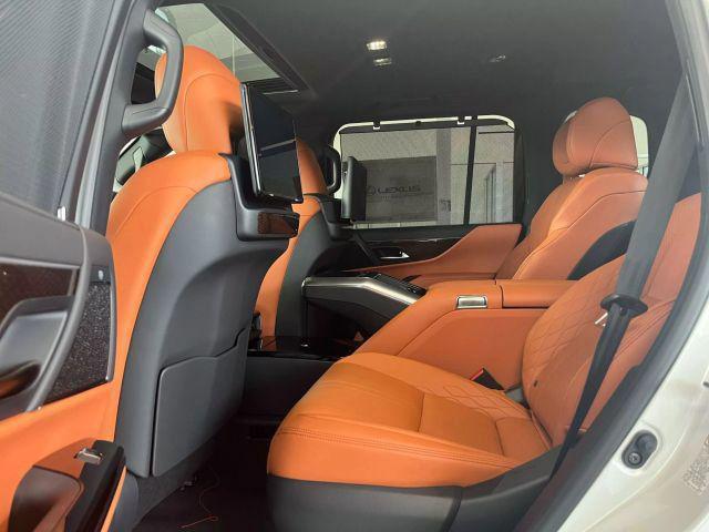 Photo of 2024 Eminent White Pearl Lexus LX 600