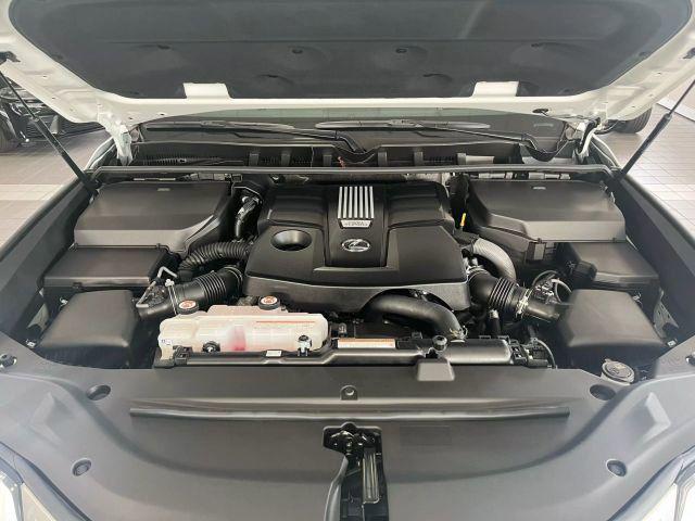 Photo of 2024 Eminent White Pearl Lexus LX 600