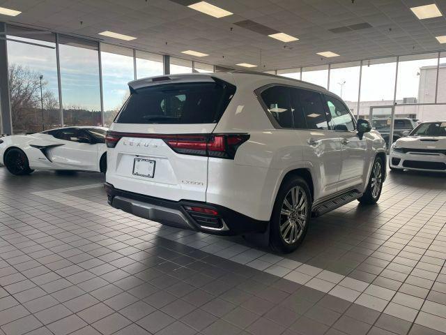 Photo of 2024 Eminent White Pearl Lexus LX 600