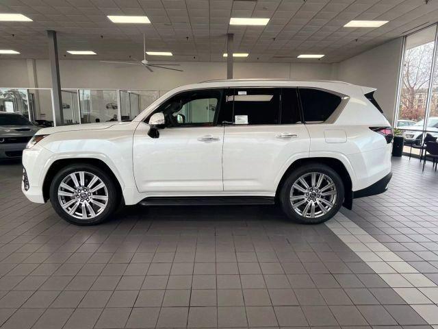 Photo of 2024 Eminent White Pearl Lexus LX 600