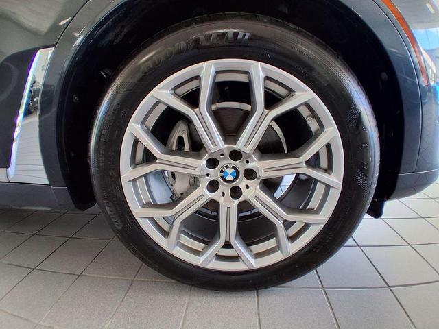 Photo of 2019 Arctic Gray Metallic BMW X7