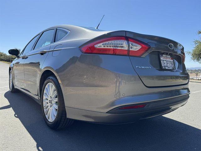 Photo of 2014 Sterling Gray Metallic Ford Fusion Hybrid