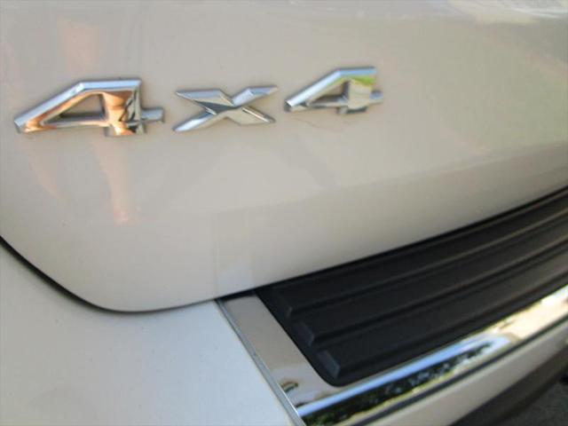 Photo of 2022 BRIGHT White Jeep Grand Cherokee