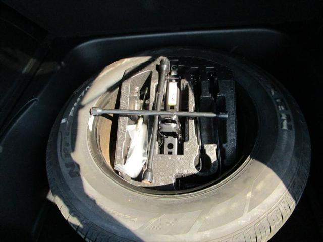 Photo of 2022 BRIGHT White Jeep Grand Cherokee