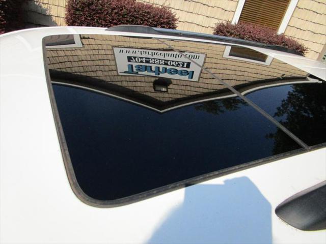 Photo of 2022 BRIGHT White Jeep Grand Cherokee