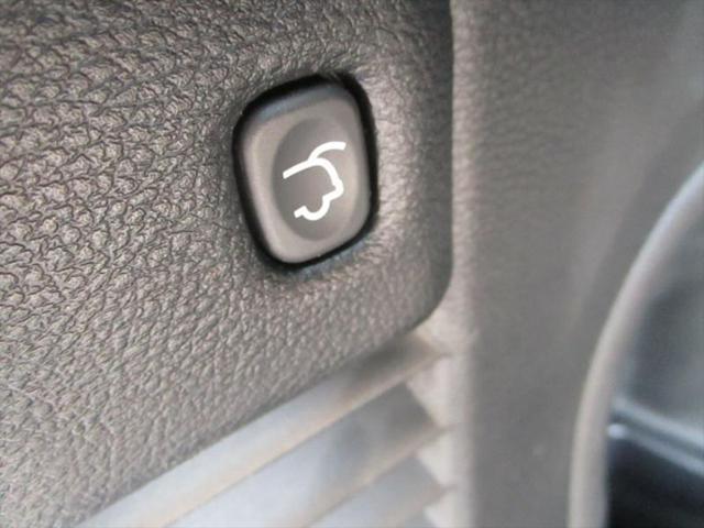 Photo of 2022 BRIGHT White Jeep Grand Cherokee