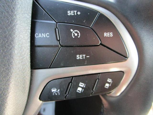 Photo of 2022 BRIGHT White Jeep Grand Cherokee