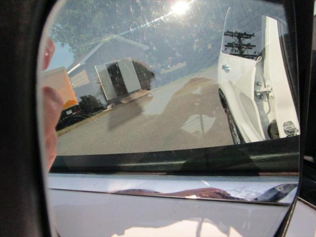 Photo of 2022 BRIGHT White Jeep Grand Cherokee