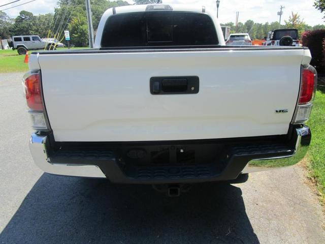 Photo of 2022 White Toyota Tacoma