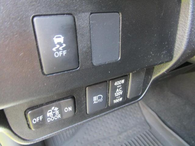 Photo of 2022 White Toyota Tacoma