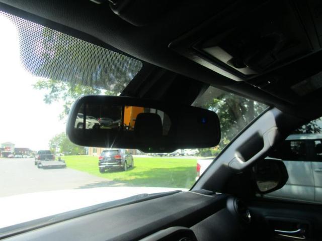 Photo of 2022 White Toyota Tacoma
