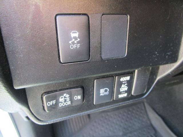 Photo of 2022 White Toyota Tacoma