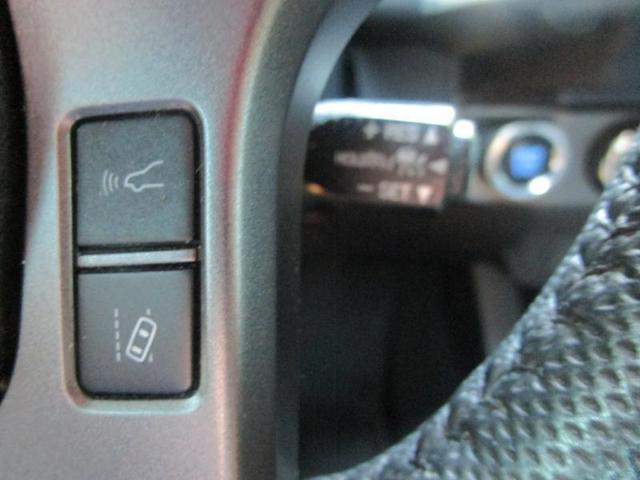 Photo of 2022 White Toyota Tacoma