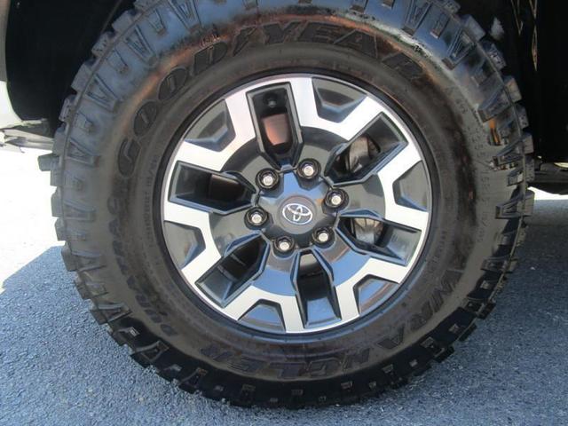 Photo of 2022 White Toyota Tacoma