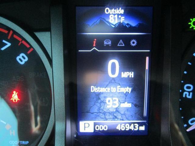 Photo of 2022 White Toyota Tacoma