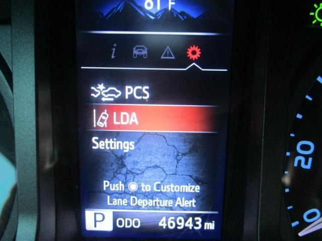Photo of 2022 White Toyota Tacoma