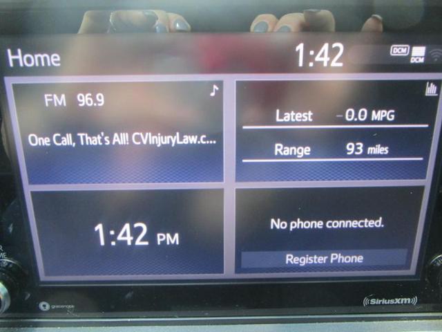 Photo of 2022 White Toyota Tacoma