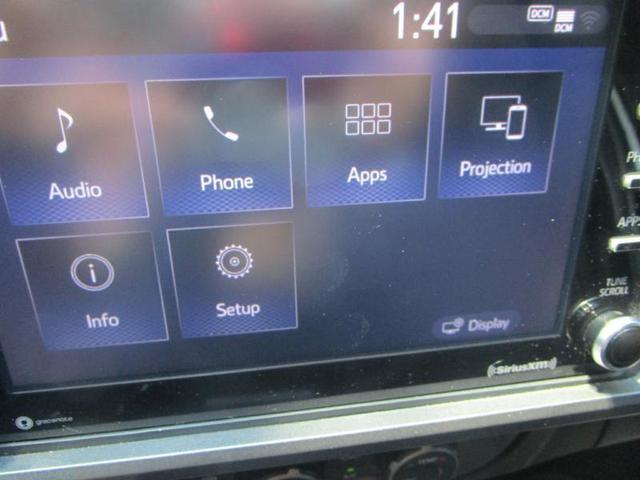 Photo of 2022 White Toyota Tacoma