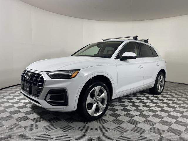 Photo of 2021 Glacier White Audi Q5