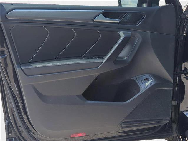 Photo of 2022 Deep Black Pearl Volkswagen Tiguan