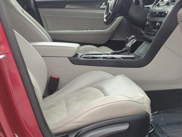 Photo of 2015 Venetian Red Hyundai SONATA