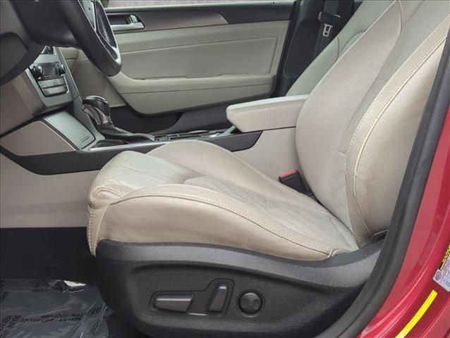 Photo of 2015 Venetian Red Hyundai SONATA